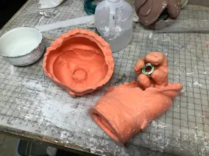 Hand void mold